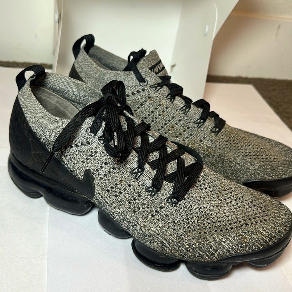 Nike Air Vapormax - Men's 10.5 - Flynit 2 "Cookies & Cream trainer - Like New